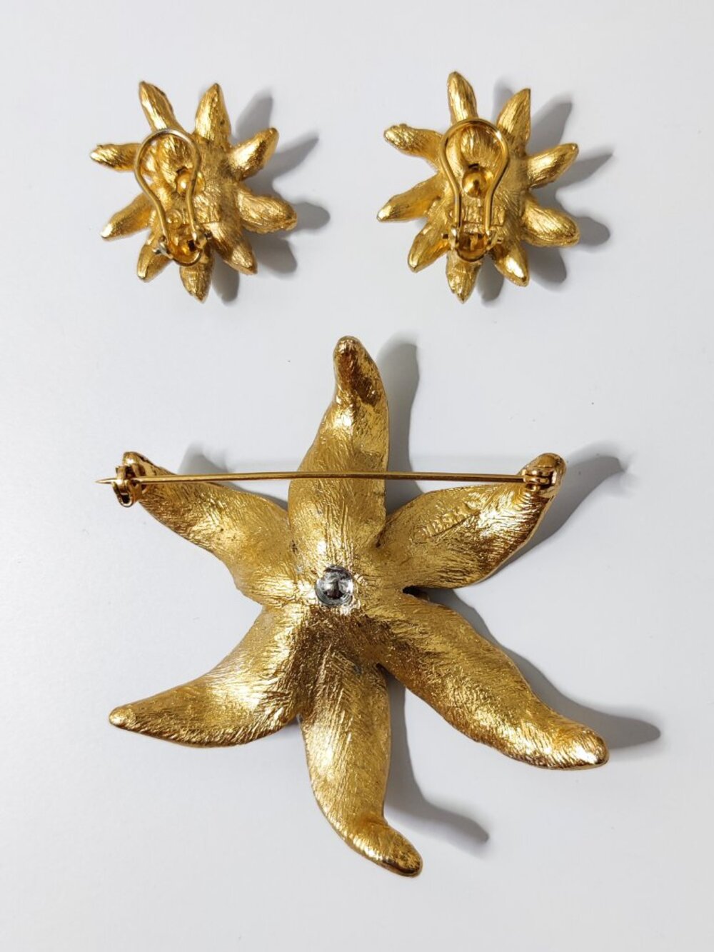 Vintage Signed BSK Pearlescent Lily Brooch Earrings Set - Picture 2 of 5